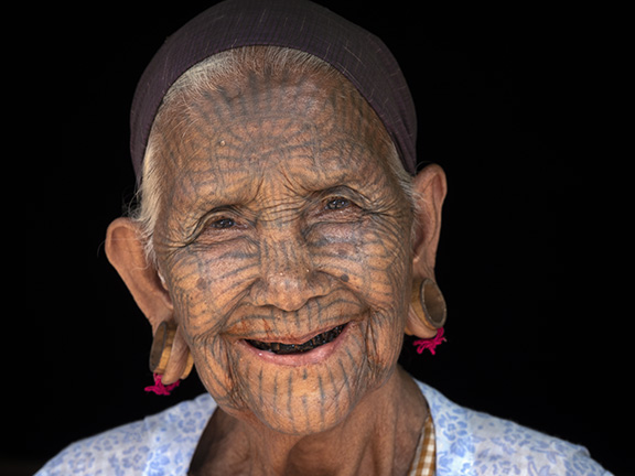 GDeichmann_Myanmar_SpiderWomen_1540357