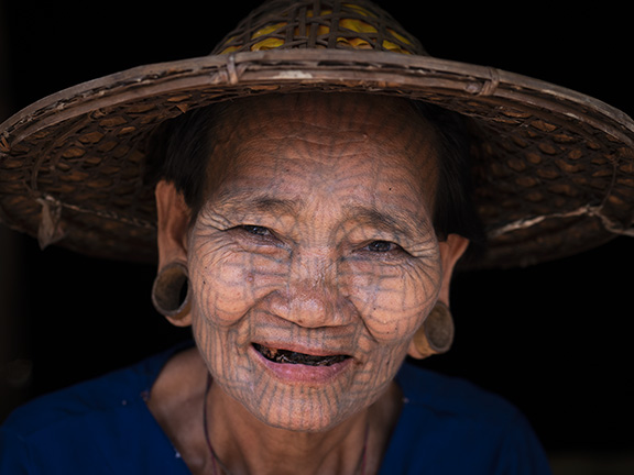 GDeichmann_Myanmar_SpiderWomen_1540421
