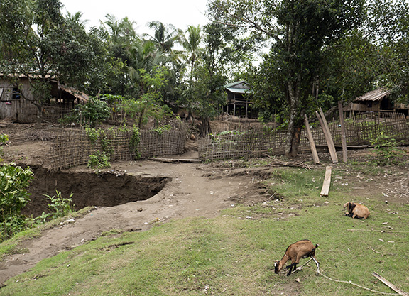GDeichmann_Myanmar_SpiderWomen_Village1540142